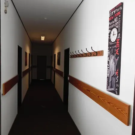 Gruppenwohnung Deula Hostel